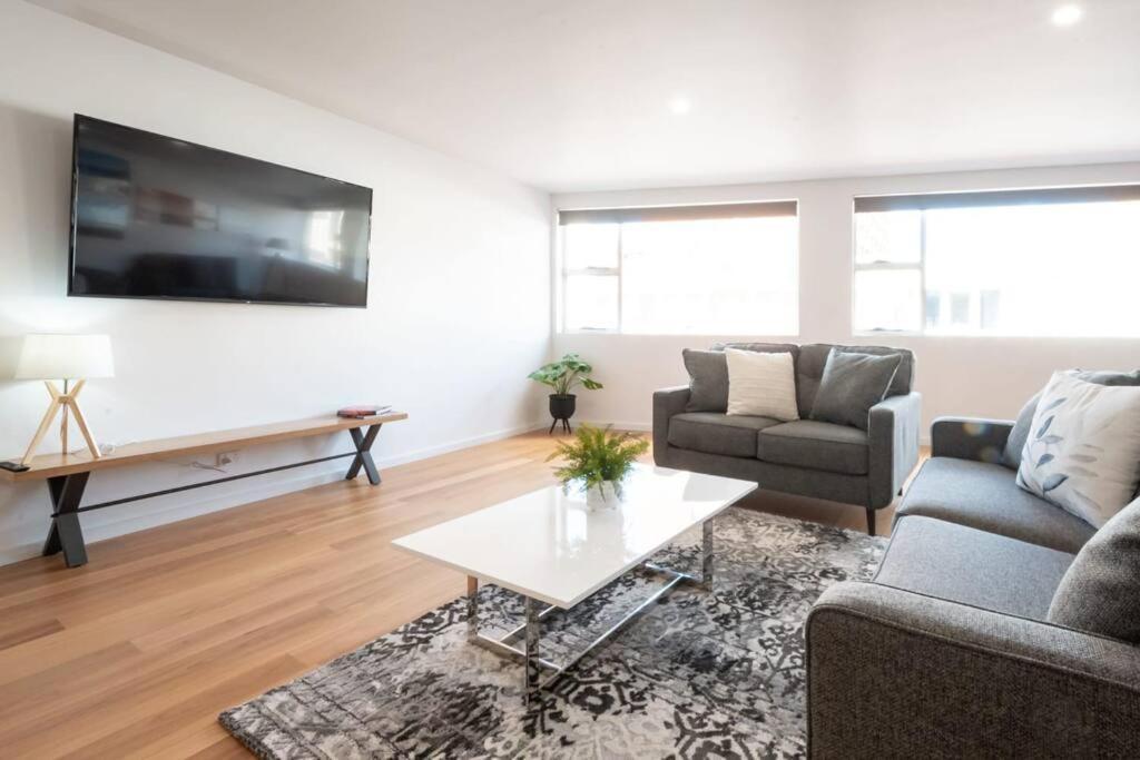 לונסטון Central Modern 2 Bedroom With Wifi מראה חיצוני תמונה