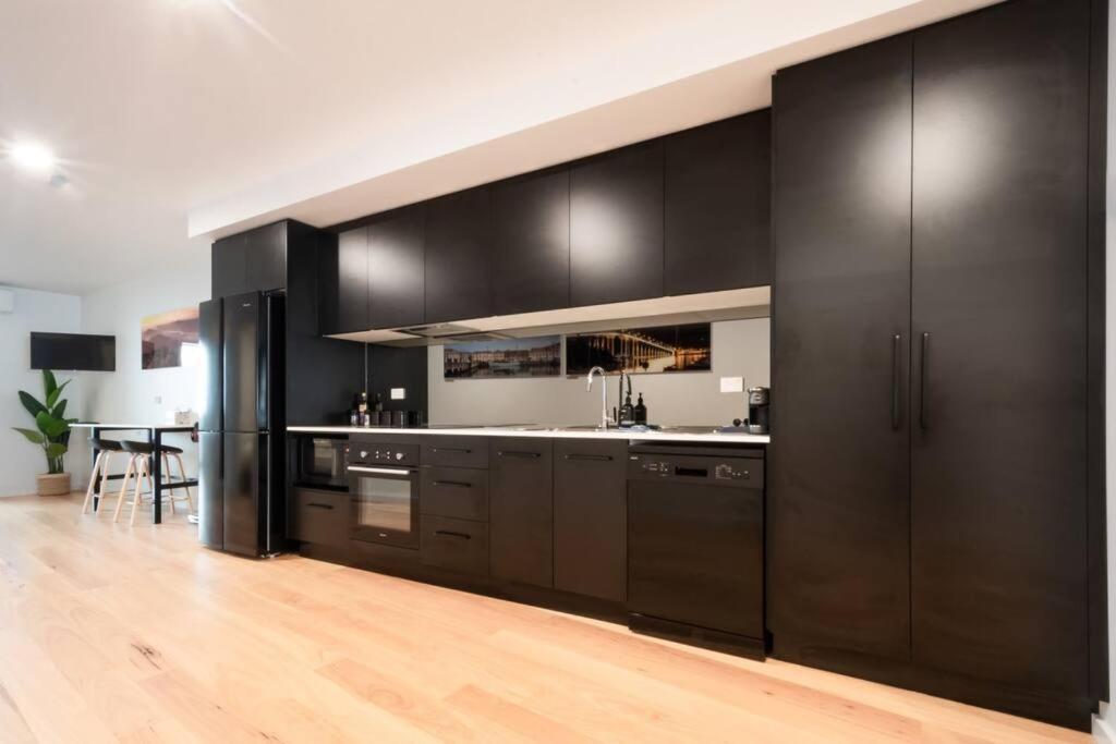 לונסטון Central Modern 2 Bedroom With Wifi מראה חיצוני תמונה